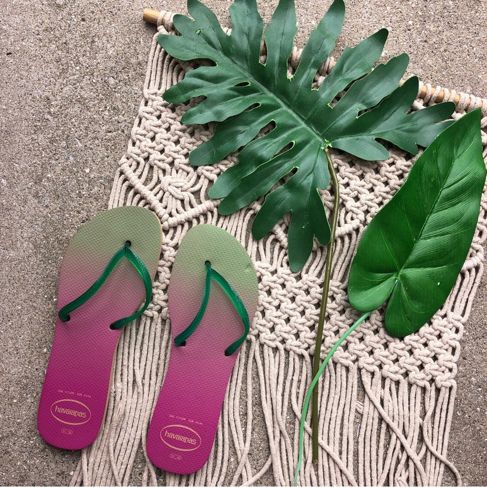 Havaianas Pink and Green Flip Flops Womens 11 / 12